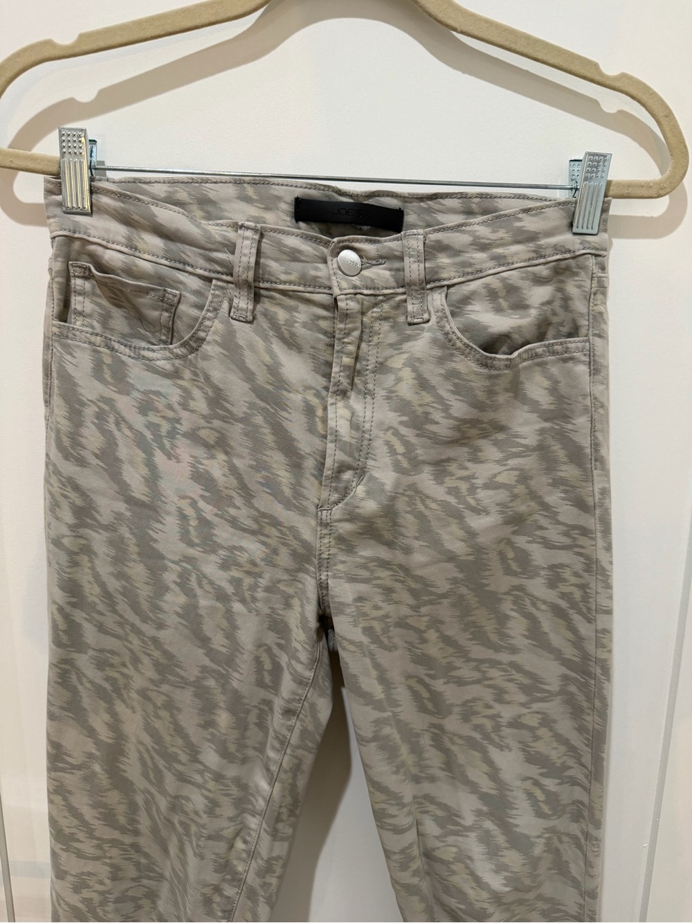 Joe's Jeans Skinny Animal-Print Ankle Jeans in Stone - Picture 5 of 9